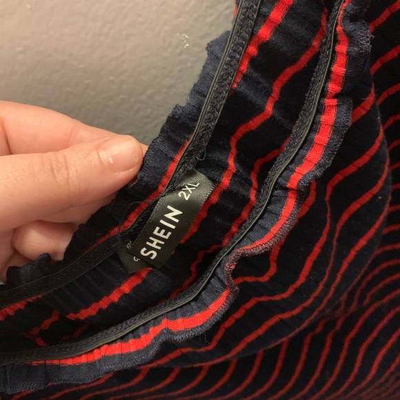 Off shoulder crop top - Picture 2 of 2